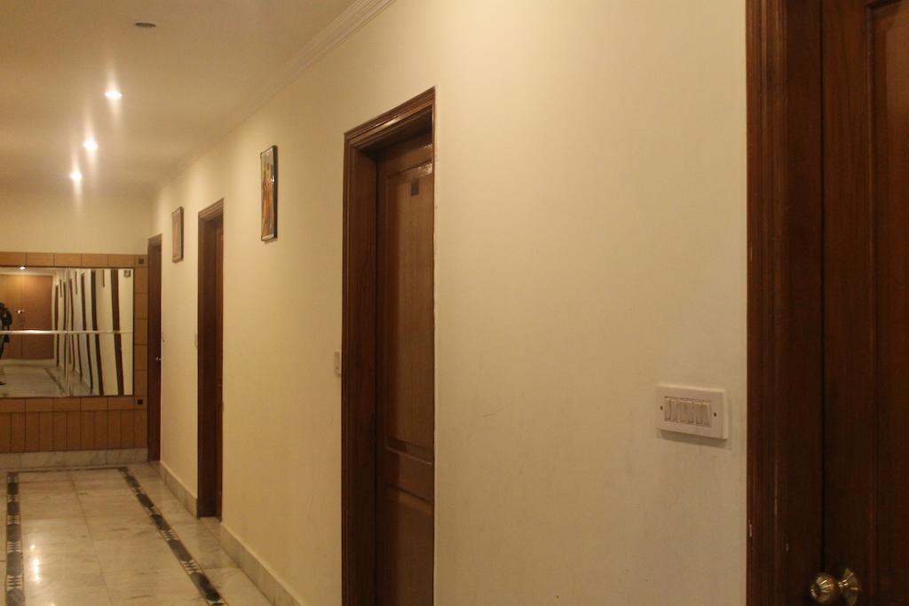 Hotel O Grand Central Delhi Kültér fotó