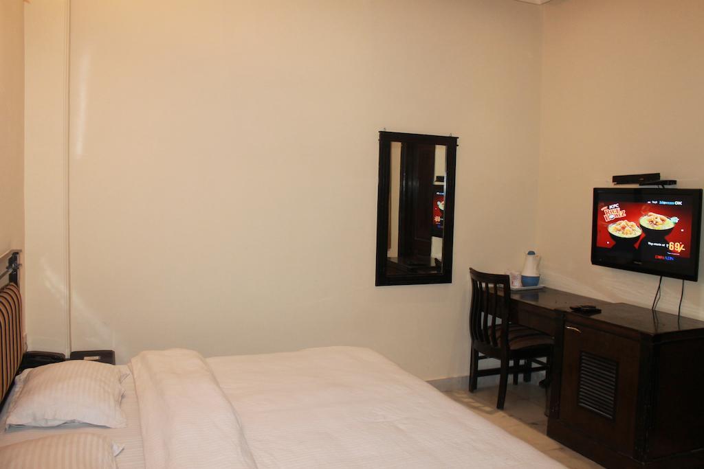 Hotel O Grand Central Delhi Kültér fotó