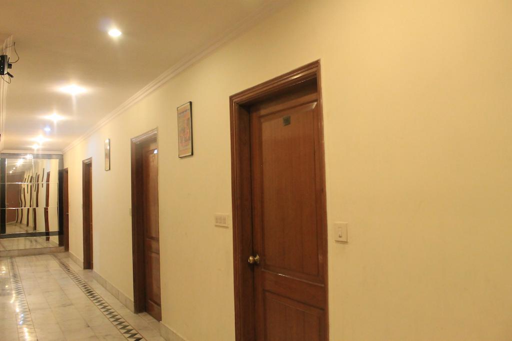 Hotel O Grand Central Delhi Kültér fotó
