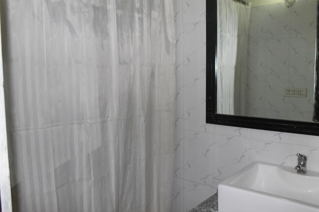 Hotel O Grand Central Delhi Kültér fotó