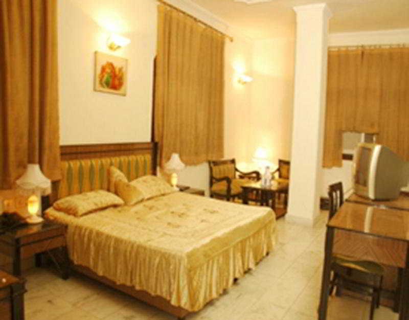 Hotel O Grand Central Delhi Kültér fotó